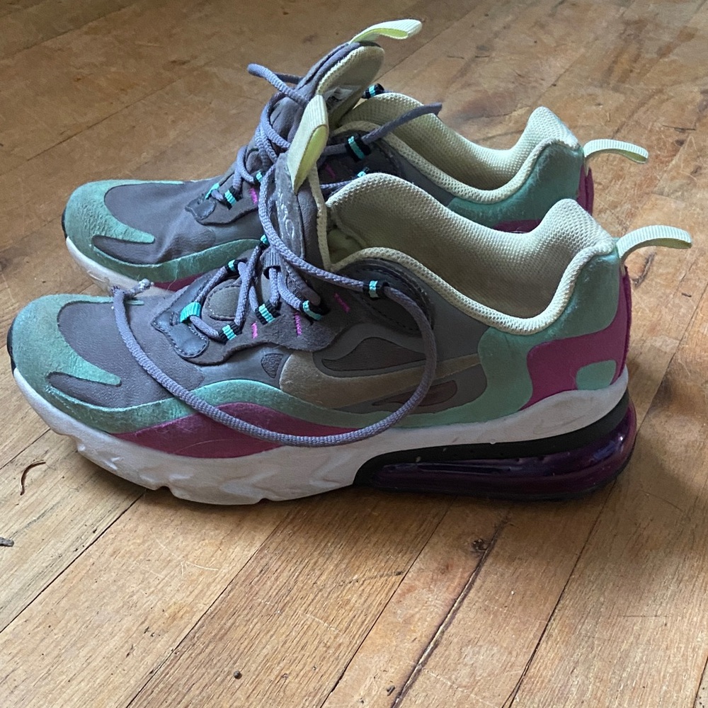 Nike Women's Sneakers in Gray and Purple